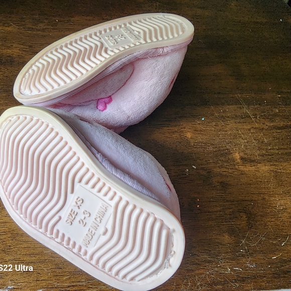 Pink glitter infant slippers size 2-3 - Picture 3 of 3
